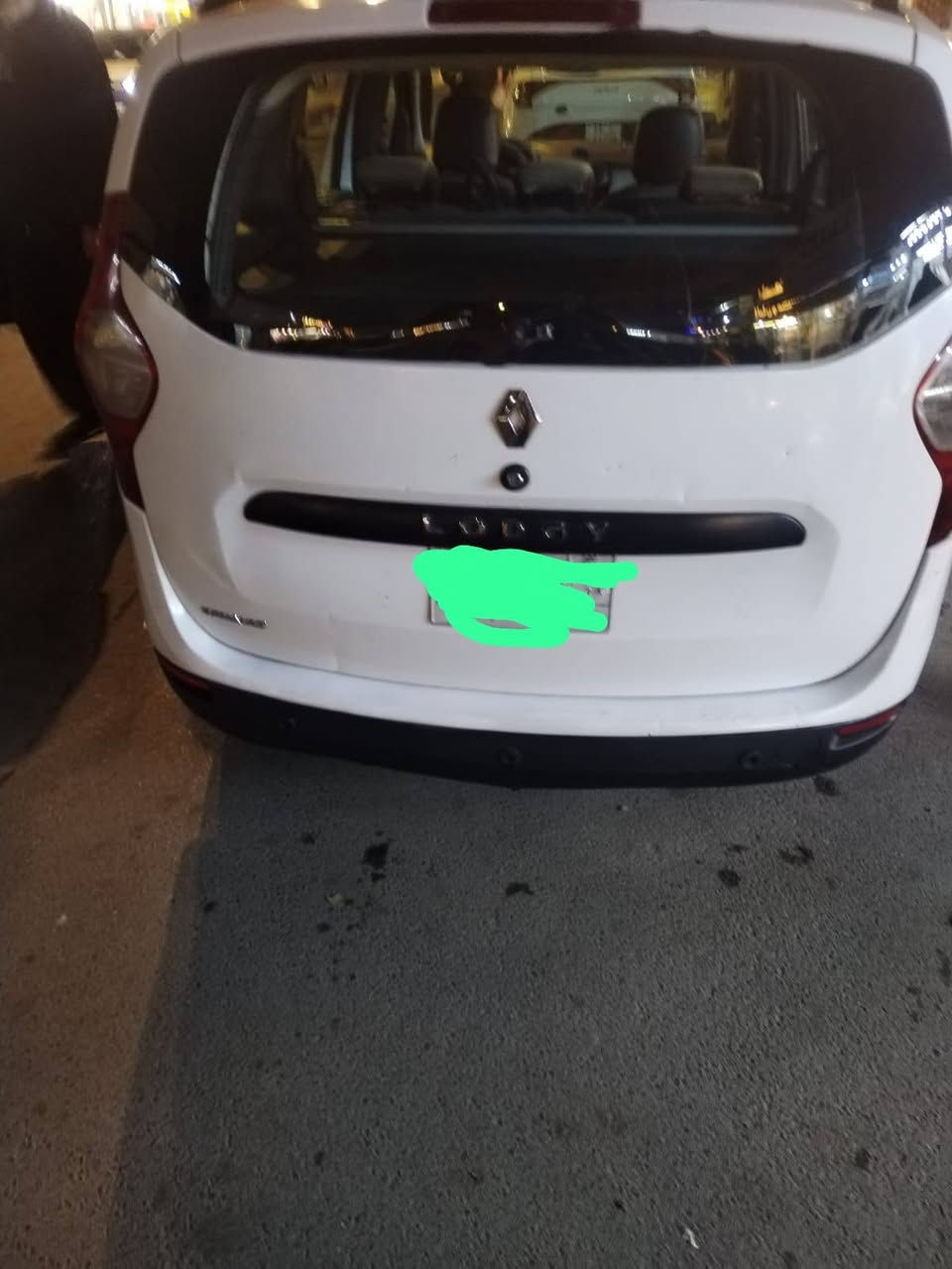 السلام عليكم رينو لودجي موديل 2014 رقم بغداد خصوصي تحويل ثاني يوم مكينه كير خير من الله تبريد تدفئ تحكم مرايات حساسات خلفيه لايت زنون باترير جديد حداديه كلش حلوه ***********
