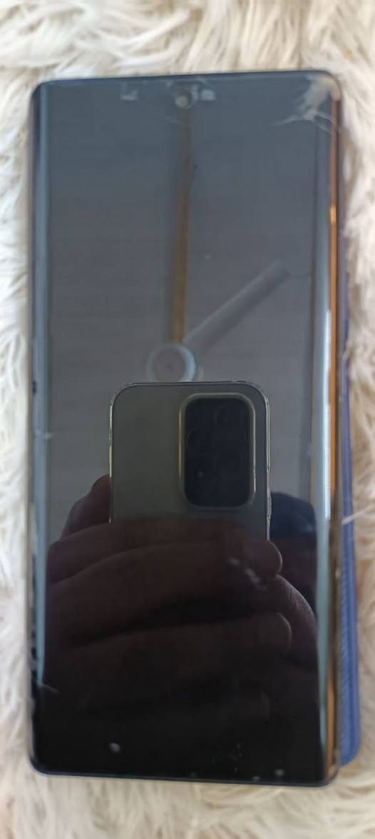 أنفنكس هوت 50برو بلاص ذاكره 256 عشوائيه 16 بصمه بالشاشه الجهاز مكفول من اي عطل ماعدا فطر بالشاشه بدون ملحقات للبيع رايده ب150وبي مجال مكاني بغداد مدينة الصدر شراي يتصل ***********
