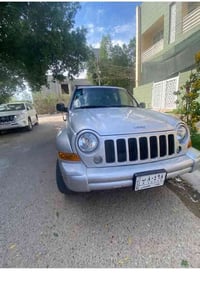 جيب لبرتي 2007مكينه 3700 كير مكينه تبريد كفاله  السياره بدون حادث ولا ...