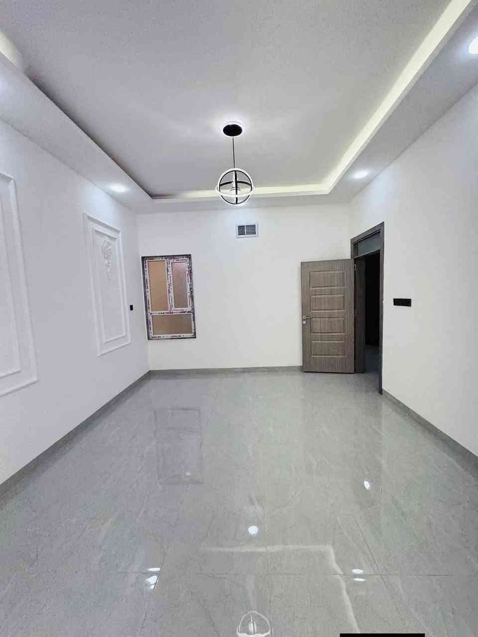 الدار للبيع في حي الملايين الاولى 
موقع الدار قرب الجامع الصواف 
مساحه 145م واجهه 8
يحتوي الدار على 5 غرف نوم ومطبخ وصحيات واستقبال وهول 
جمعية حمورابي 
لمعرفه السعر أكتب تم 
أو مراجعه مكتب مدخل حي الملايين الاولى مكتب أرض التميز للبناء والعقار 
اي استفسار يرجى مراسلة الصفحة او الاتصال ع الارقام المذكورة⬇️⬇️
***********
***********
