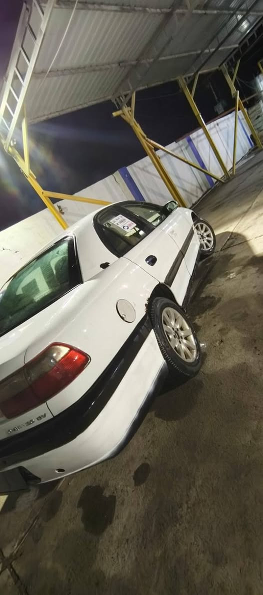 السلام عليكم مكلف بنشر  اوبل للبيع موديل 2000 فحص نينوئ صاحبها  مسافر محرك وكير بطه السعر 20 وبيها مجال رقم صاحب السياره ‏‪***********‬‏
