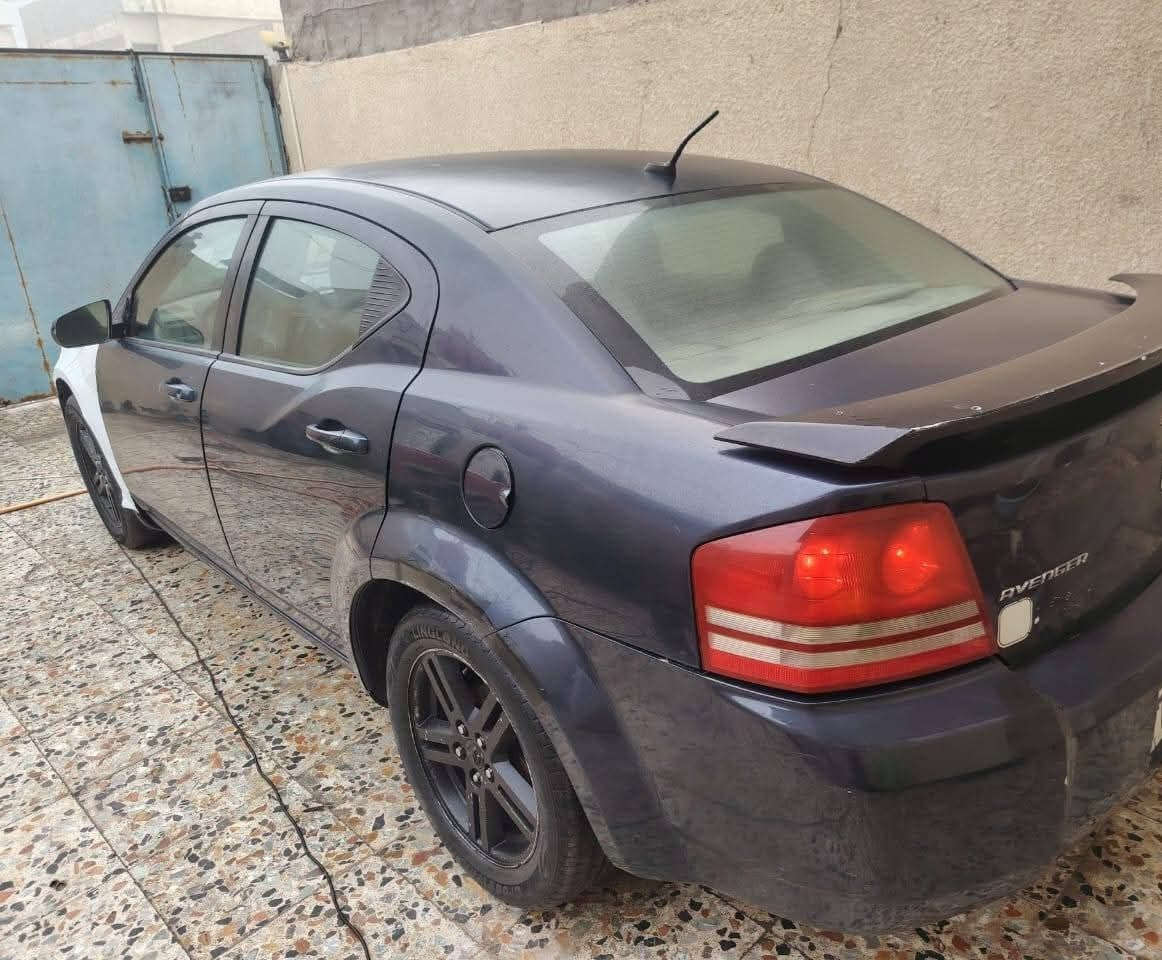 سلام عليكم 
دوج افنجر 2008
رقم دولي
كلشي تمام
حداديه جديده 
كير مكينه تمام
كهربائيات كله تمام وشغلات عالي ناصي
للبيع او مراوس سعره 65 وبيهه مجال
مكاني ابي خصيب حمدان
*********** شط العرب, البصرة
