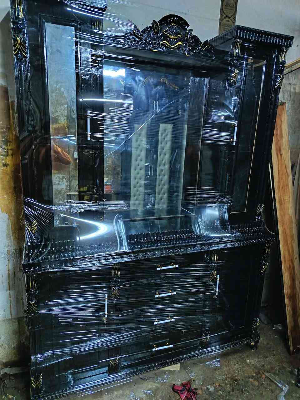 غرفه جهزا 6ابواب ملحق فصال ابراج خشب عراقي السعر مليون 300 وبي مجال *********** بي ب
