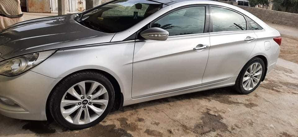 السلام عليكم
سوناتا ٢٠١١ للبيع فول مواصفات بصمه 
بانوراما تدفئة بالكشنات
سياره خليجي 
بيها اربع قطع صبغ 
گير ومكينه مكفول
تبريد شغال 
ماشيه ١٧٨
رقم بغداد 
عنوان السياره بغداد البلديات 
للاستفسار الاتصال ***********
