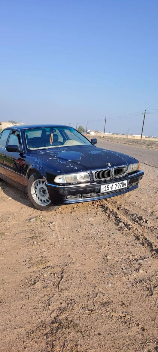 السلام عليكم 
للبيع ١٩٩٨ سيارة جاهزة كير ومحرك وتدفئة وتبريد وصدر ٧٠ بالمية كشرها محتاج صبغ عام 
سنوية ٢٠٢٨ نتنهي وهزة جديدة 
السيارة بيها نواقص قليلة ماتتجاوز مليون ونص نواقصها 
للبيع سعر ٦٥ ورقة 
او مراوس بسيارة ٧ راكب 
‎0787 499 2532
