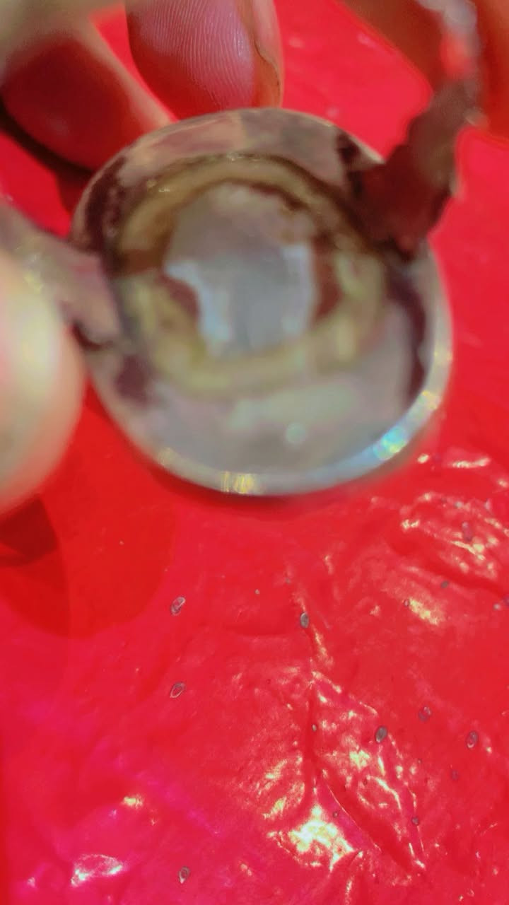 السلام عليكم خاتم  عقيق   قديم تحفه صياغه ثقيله مصور للبيع السعر 125000 الف قفل العنوان زيونه ***********
