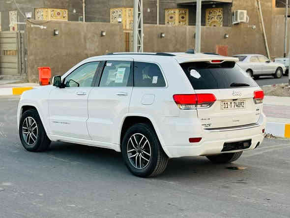 سلام وعليكم جيب موديل 2016 (LIMITED) رقم بغداد هزه وسنويه ورقم جديد السياره فول مواصفات ١/١  شاشه كبيره فتحه فور ويل لد امامي خلفي زنون اصلي شاده ٣٠٠$ صدر امامي خلفي جديد مكينه وكير برغي ممفتوح بيهة سياره جديده واحلى من الصور بدون شخوط ورصعات وبارد تخم تاير جديد اصلي السياره بيهة جاملغ وبنيد مكاني الناصريه مراوس بحسب القناعه
