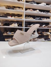 شحاطة كعب ٥سم • مقاسات ٣٧-٤١ • توصيل خانقين