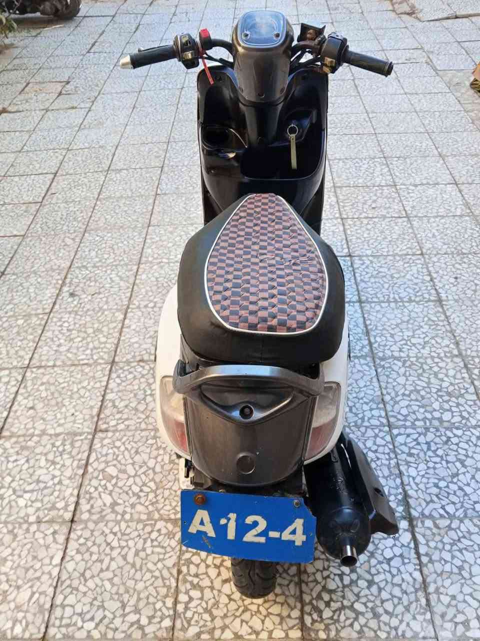 السلام عليكم للبيع دراجه ماكس بوليس مال رانبه محرك ما مفتوح كهربائيات شغاله دراجه حلوه وجديده وجاهزه مال جناي عداد الكتروني صالنصه اف ام رياضي السعر 550 بيها مجال للشراي مكانها النجف رقم التليفون ***********
