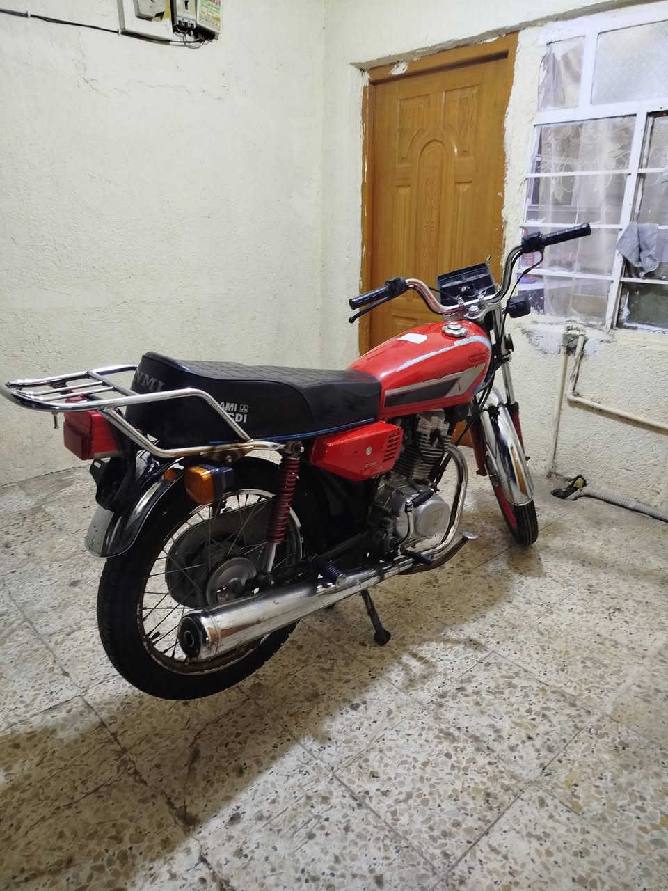 السلام عليكم دراجه اربع كير ارشا للبيع موديل 19 طالعه بل 20 دراجه برغي ماعوزه مكينه شرط خرسه ونعومه كهربائيات كله شغاله اوراق أصولي السعر 650 شراي يتصل *********** مكاني كوت انوار الصدر
