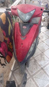 دراجه جي٤ للبيع نضيفه احلى من الصوره عوزه فقط عقل ومكينه ب٩٥وبيه مجال ...