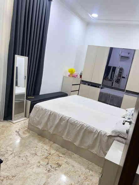 � شقة للبيع – الكرادة / قرب إعدادية الشرقية للبنات
📐 المساحة: 105 متر
🛏️ التقسيم: غرفتين نوم + صالة
🌅 بالكونات: أمامي وخلفي
📅 سنة البناء: 2025
🏢 الطابق: الرابع

✨ شقة حديثة البناء، موقع مميز وقريب من جميع الخدمات ✨

📞 للاستفسار والاتصال:
***********
***********

🏢 شركة عصر حمورابي للاستثمار والتطوير العقاري
📍 الكرادة – شارع العطار – بناية عصر حمورابي

🔹 نستقبل جميع العروض العقارية
 (بيع – شراء – إيجار – إدارة أملاك) �
