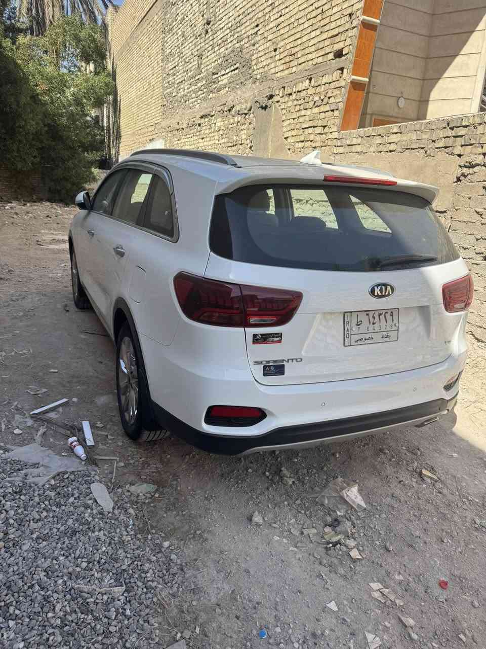 سورنتو 2020  مكفوله  كفاله عامه مكينه  من الكير من الصبغ  بيهه بارد قليل جداً   ماشيه 105  السونار جديد مرفق بلصور مكانهه بغداد البلديات ***********
