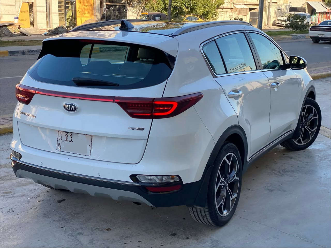 السلام عليكم
سبورتج جيتي لاين 2020 ماشيه 80 الف حقيقي
فووول مواصفات 1/1 كلشي بيها رقم بغداد بأسمي هزه ورقم وسنويه كله جديد كير محرك كفاله 
والسياره كفاله من الصبغ بيها بارد اصبعين فقط والسونار بالمنشور
سعرها 212 وبيها مجال الشراي يتصل وبالخدمه
مكاني بغداد الحريه ***********
