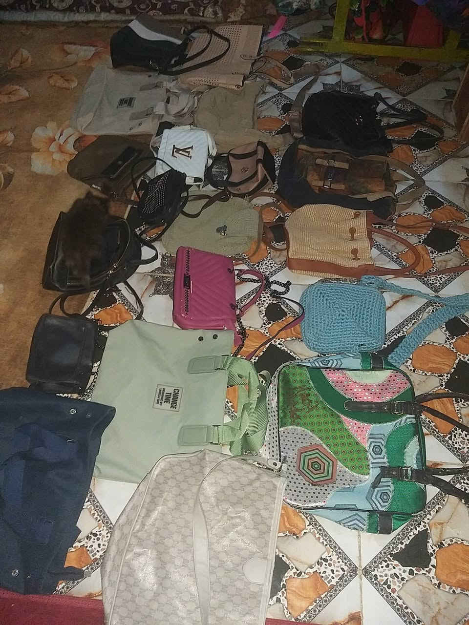 جنط نسائيه جلد وقماش ماركه مال باله نضيفات جدا بلاش وحده ب ٥


**إذا كنت صاحب هذا الإعلان وتريد حذفه لأي سبب، رجاءا أرسل رسالة إلى الدعم الفني**