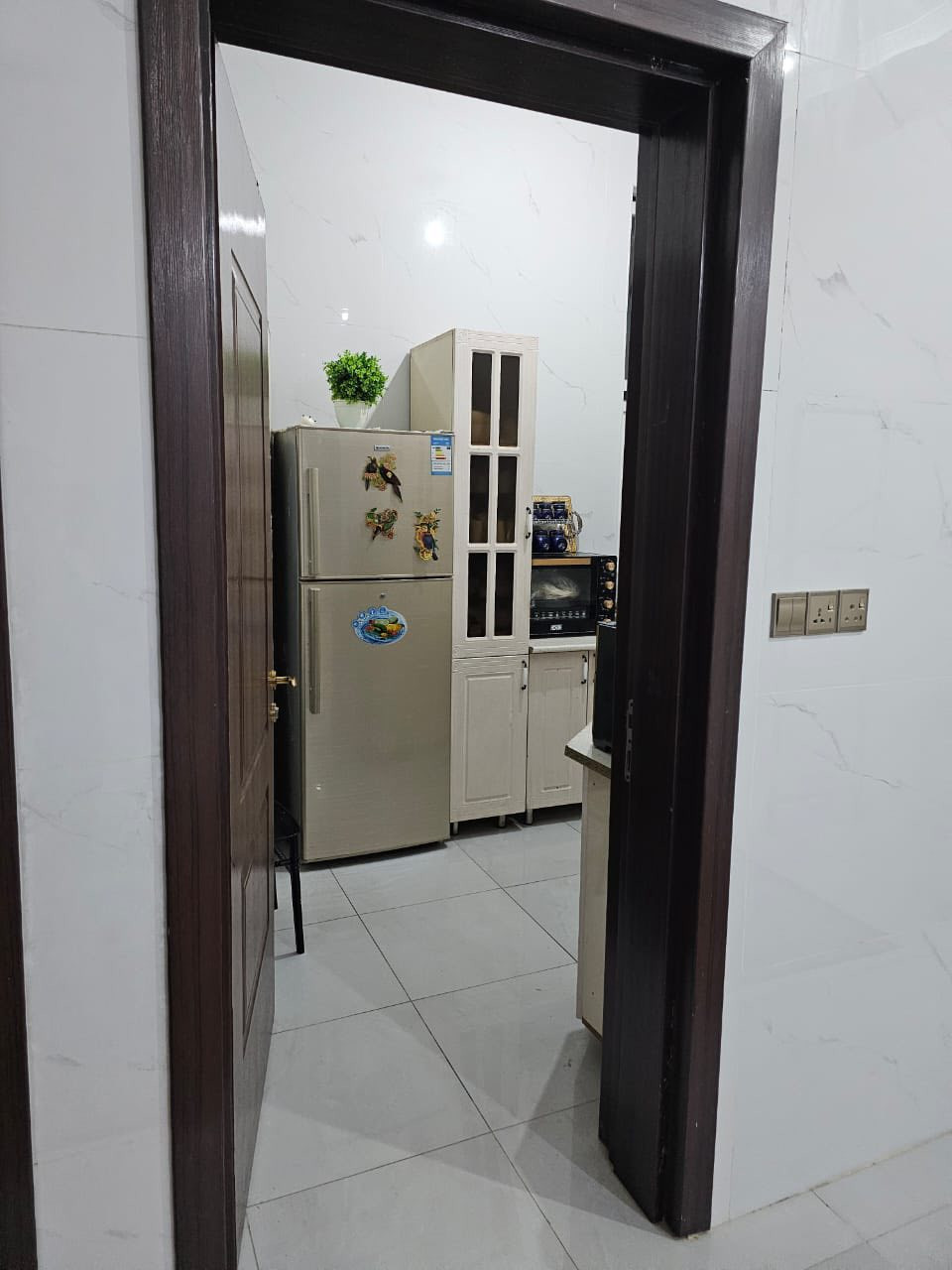 دار مساحه 300م للبيـــــــــــــــــــع 
عقد 117  العنوان كربلاء حولي ابو مهدي المهندس 
خلف السفاره التركيه  يحتوي على 5 غرف نوم 
***********
