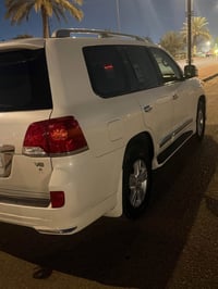 لاندكروزر • V8 ٤٦٠٠ • ١٠٠ الف