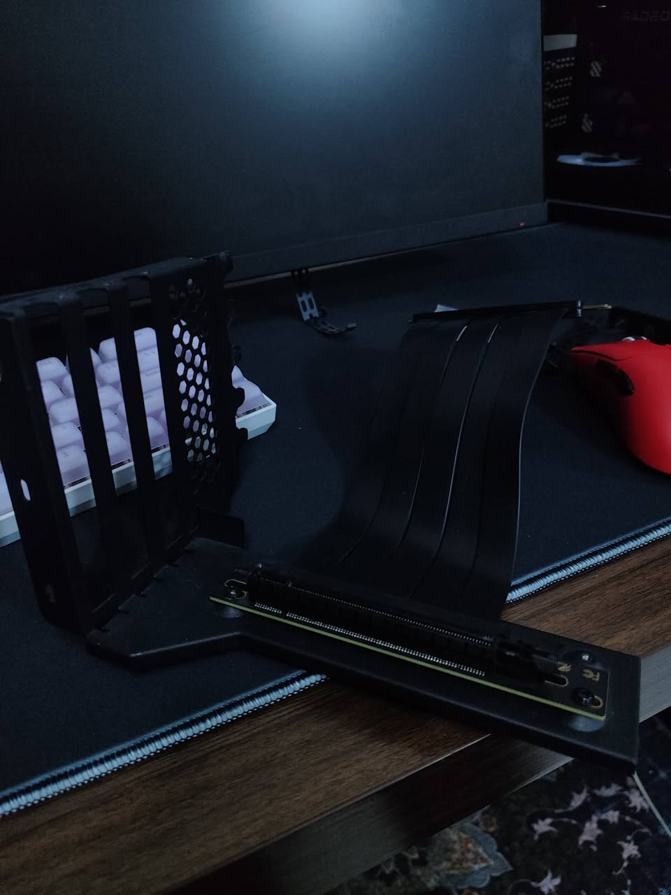 ريزر كرت شاشه
فكرته يخلي الكرت واكف
pcie gen 4
كامل ملحقاته مع براغي
شراي راسلني خاص
او واتساب ***********
مكاني بغداد الشعب
