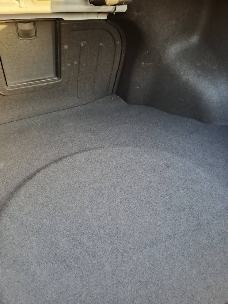 هيونداي سوناتا خليجي موديل 2019 بدون صبغ وبدون تعديل . كير ومحرك شرط لامفتوح وبي بخار . ماشية 100 ألف كم حقيقي رقم و سنوية جديد وبيها دفتر بنزين السعر 189 ورقة بيها مجال قليل. 
*********** بيجي, صلاح الدين
