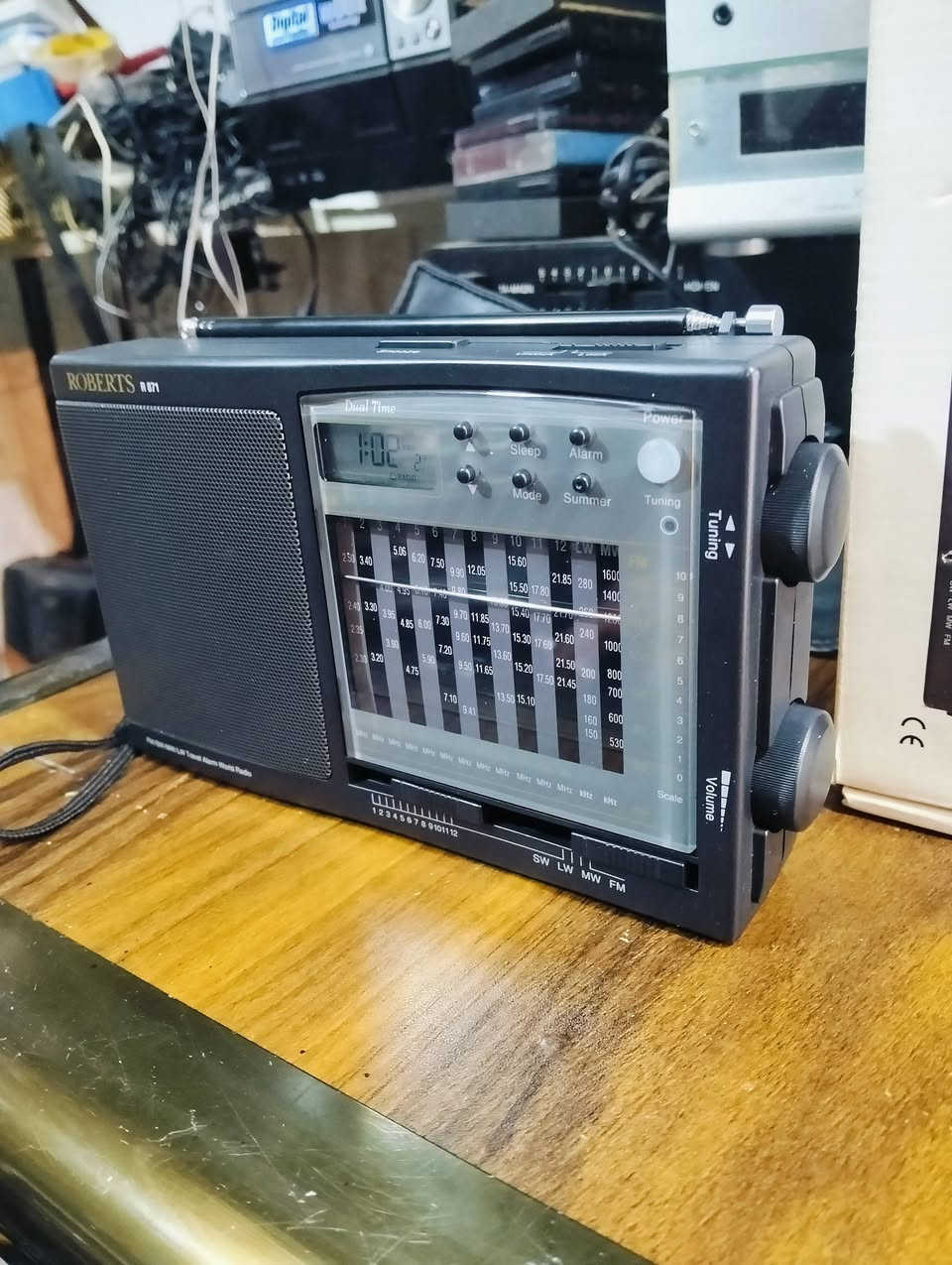 راديو روبرتس الانكليزي
جهاز جديد بالكارتون مع حافظه الجلد الاصليه 
موجات الراديو 15 موجه مع FM 
سحب ممتاز للمواجات المذكوره 
يعمل باتري قلم عدد 4 
يوجد فديو بالمنشور يوضح التشغيل 
للحجز المراسله على الخاص


**إذا كنت صاحب هذا الإعلان وتريد حذفه لأي سبب، رجاءا أرسل رسالة إلى الدعم الفني**