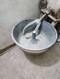عجانه للبيع نضيفه تشغيل دنبر مو كهرباء سعر 250وبيه مجال تواصل 07877544...