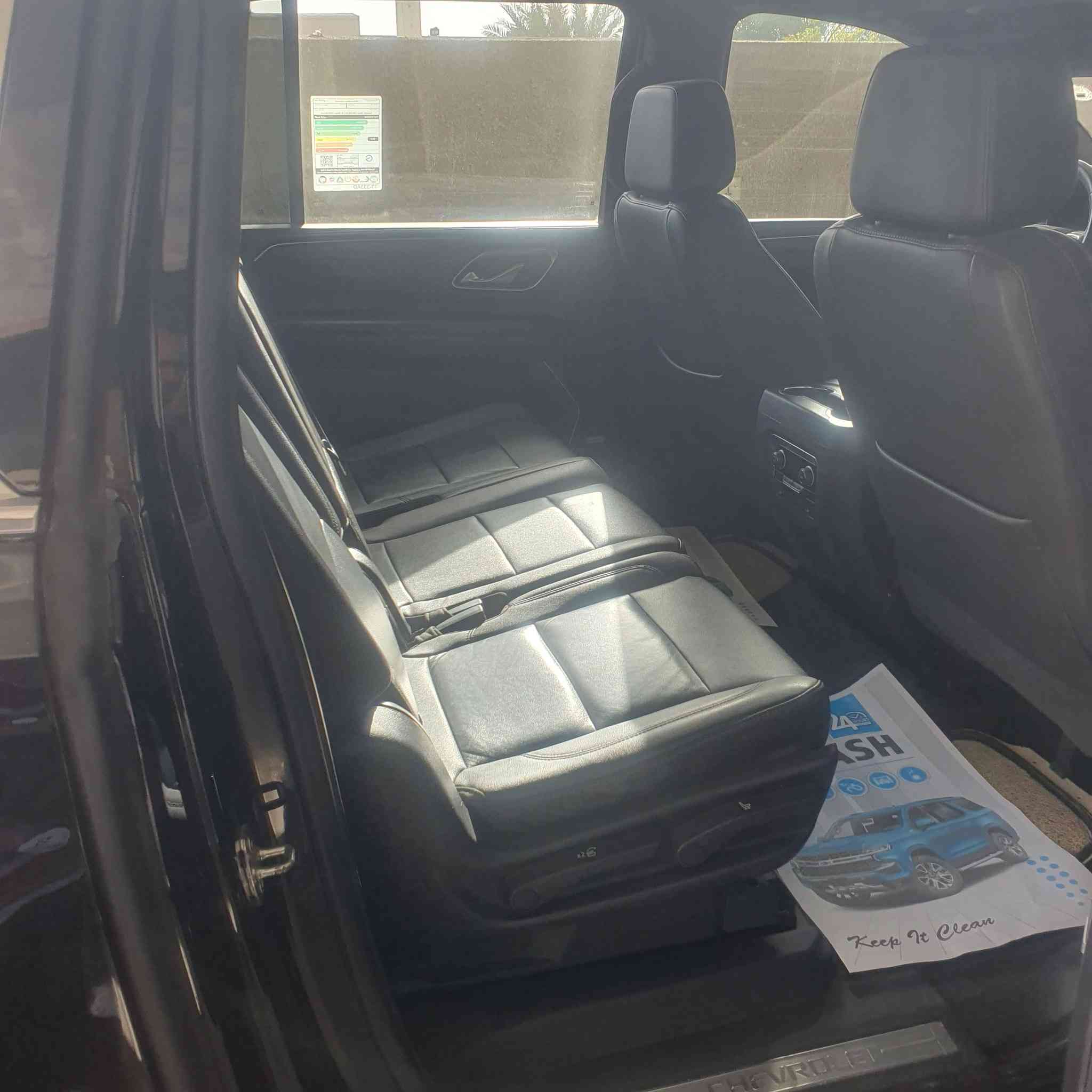 السلام عليكم 
سوبر بان موديل 23 اجره رقم اربيل لون اسود حادثها دعاميه وشباك. والباقي مكفول   LT 
السعر 47 الف $ بي مجال قليل. 
***********
