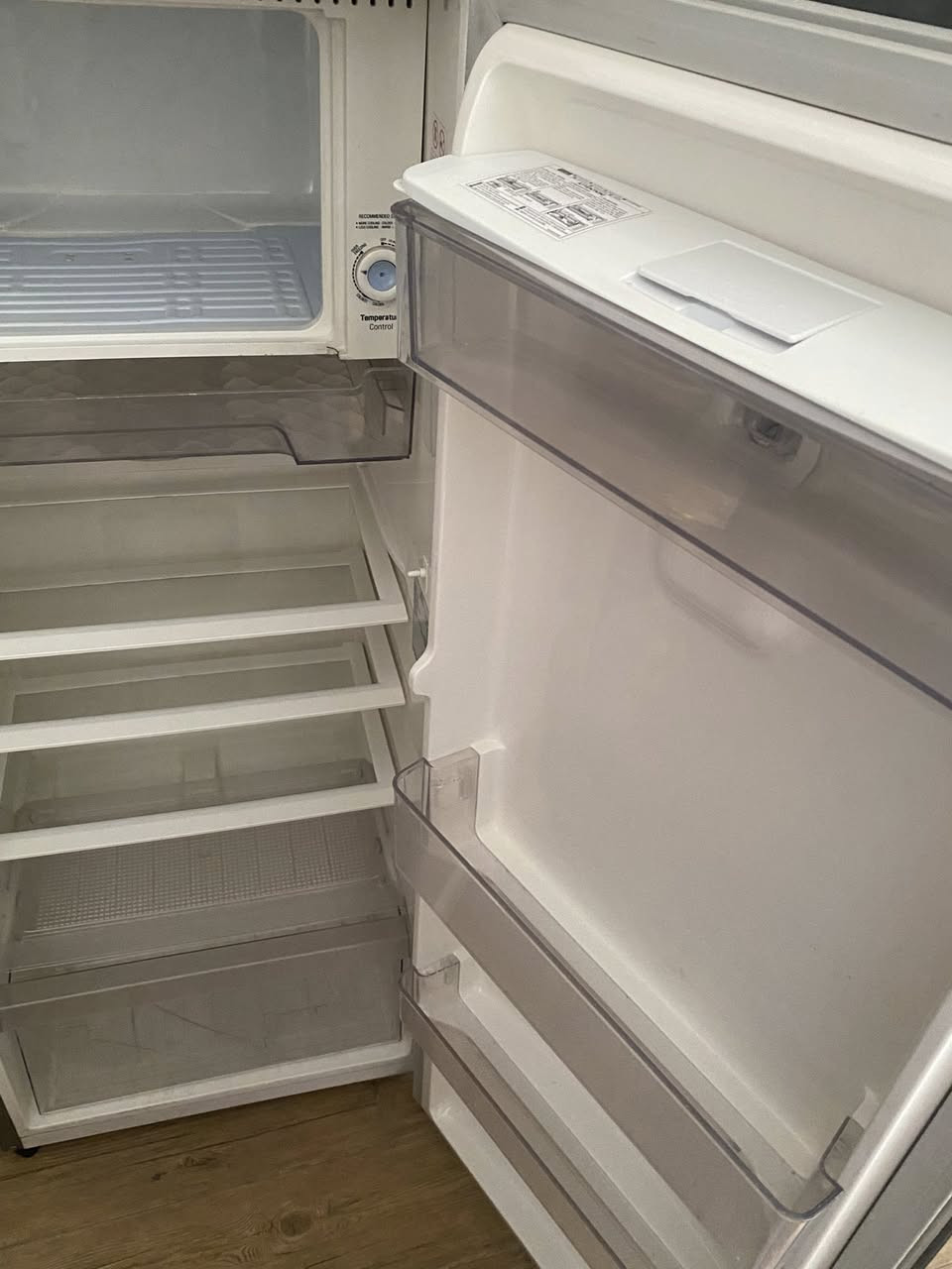 مرحبا للبيع..
ثلاجه LG سلڤر ام البراد (براد بالباب) حجمها بالقدم ماعرف شكد بس هي (130 ارتفاع * 50 عرض )

ومجمده اونكس بعدها بالنايلون جديده جديده استخدمتها فقط كم شهرر مشكلتها جتي الكهرباء عاليه واحتركت الاجهزه ومن ضمنها الماطور مالتها يعني بس تصلحون الماطور ترجع جديده .


**إذا كنت صاحب هذا الإعلان وتريد حذفه لأي سبب، رجاءا أرسل رسالة إلى الدعم الفني**