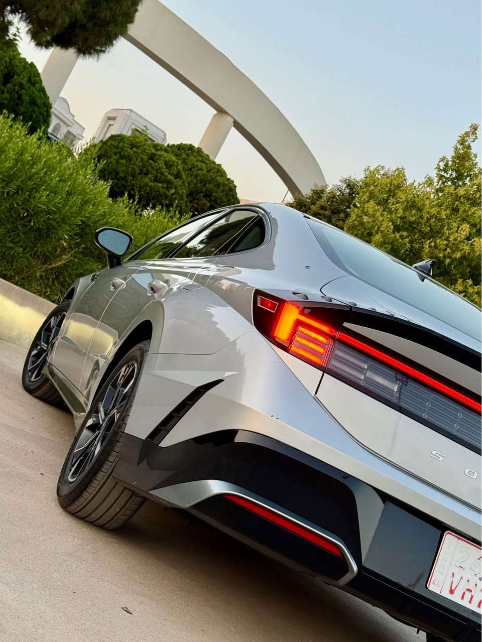 هيونداي سوناتا SEL 2024
سلفر/ 30 الف ميل 
✔️ بصمة  أبواب + تشغيل بصمة
✔️ شاشة كبيرة CarPlay 
✔️ كاميرات + حساسات + رادارات
✔️ أوضاع قيادة (ECO / NORMAL / SPORT)
✔️ كرسي كهربائي 
     والعديد من الإضافات الأخرى 

🔧 الضرر:  بدون صبغ (ربع جاملغ جه السايق تعديلpdr ورصعه في تكمه السايق اثر التحميل موضحه بالصور)
(جميع قطع السياره أصليه)
 الايرباك : بدون ايرباك جميع الايرباكات أصليه

رقم الشاصي : KMHL64JA4RA410801

💰 السعر: 17900 $ (قابل للتفاوض بعد المعاينة)

الرقم: بدون رقم – يترقم في أربيل دهوك سليمانيه(كلفة الرقم 1100 $ على المشتري)

📍الموقع : أربيل
📞 *********** (اتصال / واتساب / فايبر) أربيل, العراق
