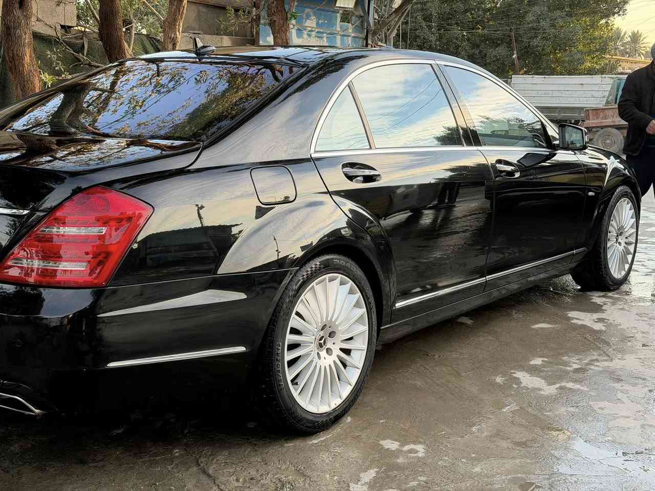 Mercedes-Benz S500 2011
-------------------------------------
#السعر : 265$ وبيه مجال 
‏
#رقم الهاتف : ***********

#رقم السيارة : اربيل هزه وسنويه جديده بأسمي 

#مكان السيارة : بغداد 
-------------------------------------
سلام عليكم 
للبيع  او مراوس مرسيدس موديل 2011 باب طويل داخل لونين بلاد سيارة رقم اربيل مكفولة  وارد الماني صبغ دعاميه اماميه فقط ماشية 155 الف كيلو متر حقيقي  
تفاصيل👇🏻👇🏻
1_ بصمة⁩ تشغيل بصمة بيبان
2_محركV8 توين تيربو  +كير مكفولات ⁦⚔️⁩
3_تبريد 3 قطع +ثلاجة⁦❄️⁩
4_كروز سرعة🔒 
5_ سلايت ⚔️
6_  شاشة  🖥
7_ مري قلاب مع البك
8_تنتة كنتارة بلادي    ⁩
9_انارة ترحيب💡 خارجية وداخلية ⁦⚔️⁩
10_شاشة اعطال💬
11_كشنات امامي خلفي كهرباء ⁦⚔️⁩
12_لايت زنون 
13_ مري شفط
14_ ايرباكات سليمة 
15_ويل 18 اصلي بلادي  ⚔️⁩
16_سستم صوت harmen gardon 
17_صدر امامي خلفي جديد ⁦🛠️⁩
18_حساس مطر💦
19_هزة وفحص جدد+سنوية جديدة  بسمي
20_لايت اوتو   ⚔️
21_ وضعيات قيادة ايكو سبورت وعادي🔥
22_ناظور ليلي 
23_كشنات تدفئة تبريد امامي خلفي 
24_شفتات ستيرن 
25_عداد 260 بلادي 
26_ابواب شفط 
27_صندوق كهرباء 
28_بردات جانبية 
29_رادار امامي وجوانب و 360
30_ستيرن كهربائي متحرك 
31_دخول ذكي بدون مفتاح 
32_حساسات امامي خلفي 
33_دبل جام بلورايز بلادي 

 
-------------------------------------
