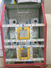 4تكات طيور حب مع القفص وملحقاته ب 40الف بيه مجال بسيط اتصل  0773563219...