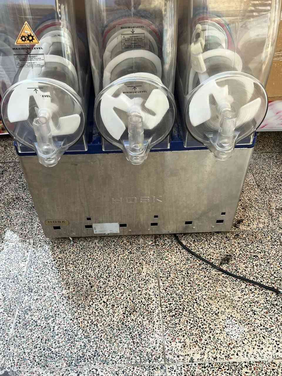 سلام عليكم مكاين ازبري تلاث احواض اخو جديد بلادي عدد ٣مكاين نضيف جدا مكاني بغداد ***********
