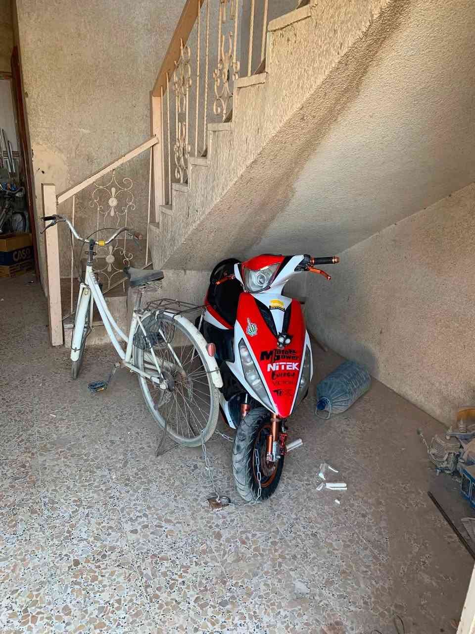 ماكس مضلع صيني خللها باتري يحتاج شحن ودراجه نظيف بيها شلعه السعر ٢٠٠ 
***********
