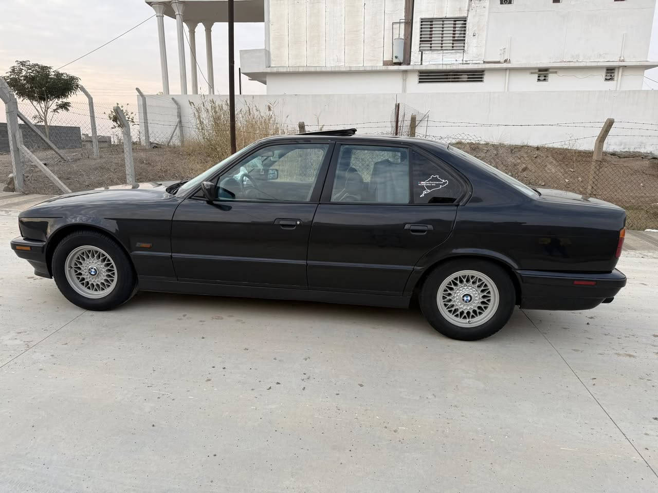 السلام
عليكم اخوان

المو شراي لايكسر ولا يعلق رجاءا

للاستفسار الاتصال علي رقم 

***********

‏ 525Ai🇩🇪 اسود 

السياره اصل 1991

صبغ عام للجماليه فقط

داخلا اسود 

الكشانه جاد بلد

اربعه جام كهرباء

تايرات ويل كله بلدي 

مازدات  وبكلايتات  بلاد سياره مابيه اي شي تجاري

محرك و كير وتبريد شرط حداديه صدر  امامي خلفي جديد

سياره نقص مابيه برغي الحمدلله وفول نعومه ونشاط

السياره احلى من الصوره موجود مع فيديو  

رقم كركوك انكليزي هزه جديد سنويه لحد 31

مكان السياره كركوك
