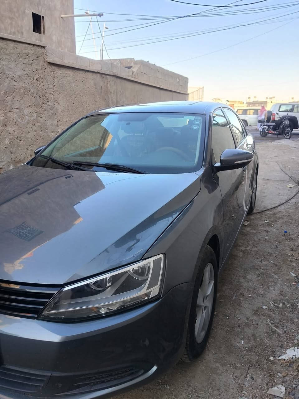السلام عليكم
تحية طيبة على الجميع.. 

جيتا موديل 2012 

محرك 2000 بدون تيربو محرك وگير خير من الله 

خليجي سياره .. 

فول موصفات ما عدا لبصمه .. 

 بيه جاملغ امامي يسره صبغ اثر شخط بدون دواخل وقطعه بارد 

سعر 105وبيه مجال

السنويه الى 2027 وباسمي السياره تشتري ثاني يوم احولك

مكانها الانبار ناحية البغدادي.. 

***********
