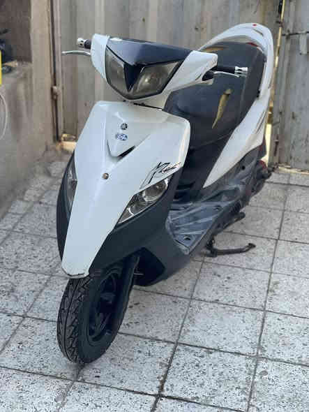 للبيع دراجتين الاولى سكنس لد ياباني قبق نفخ ستان كهربائي مكينه بلاديه ما مفتوحه سعرهه  مليون و٢٠٠ وثانيه ماكس ثعلب كابريتر كلهه شغاله وبلاديه كابريتر سلف كله بلادي ختم واحد سعرهه ٧٠٠ مكاني الشعله ***********
