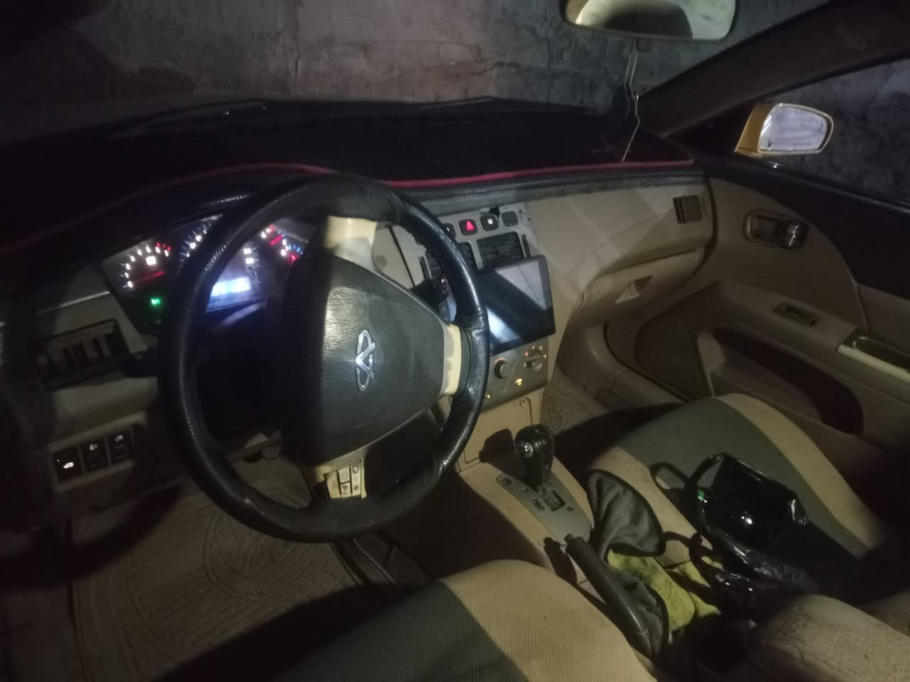 سياره شيري اي5 موديل 2011 راعيه بغداد يريد مداور رقم نكليزي
مكينه محور بيه تبخير بس ما تنقص 
كير اوتوماتيك مكفول 
بس بيه خربطه بالكهرباء 
وخربطه بالنمر كلولي بالعقل شغله كهربائيات ما يكلف 50الاف او أقل ما فارغ اوديه شغلته بسيطه 
كهربائيات كله شغاله 
عايزه حداديه   
مكفوله من غرق ومن متچايه ومن المكلوبه والشواصي مابيه خياس 
تسئلني بيه ضربه اكلك ماعرف 
سعره 25 بيه مجال قليل 
*********** بي واتساب  مفتوح خط 
لا تراسلني مازنجر ما متواجد
