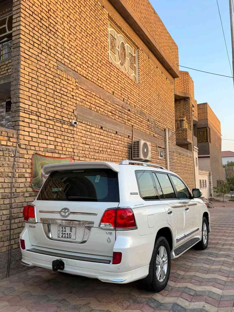 السلام وعليكم للبيع الاندكروز 2014 كفاله عامه V8 .4600 باسمي تحويل ثاني يوم مكان السياره الناصريه *********** / ***********
