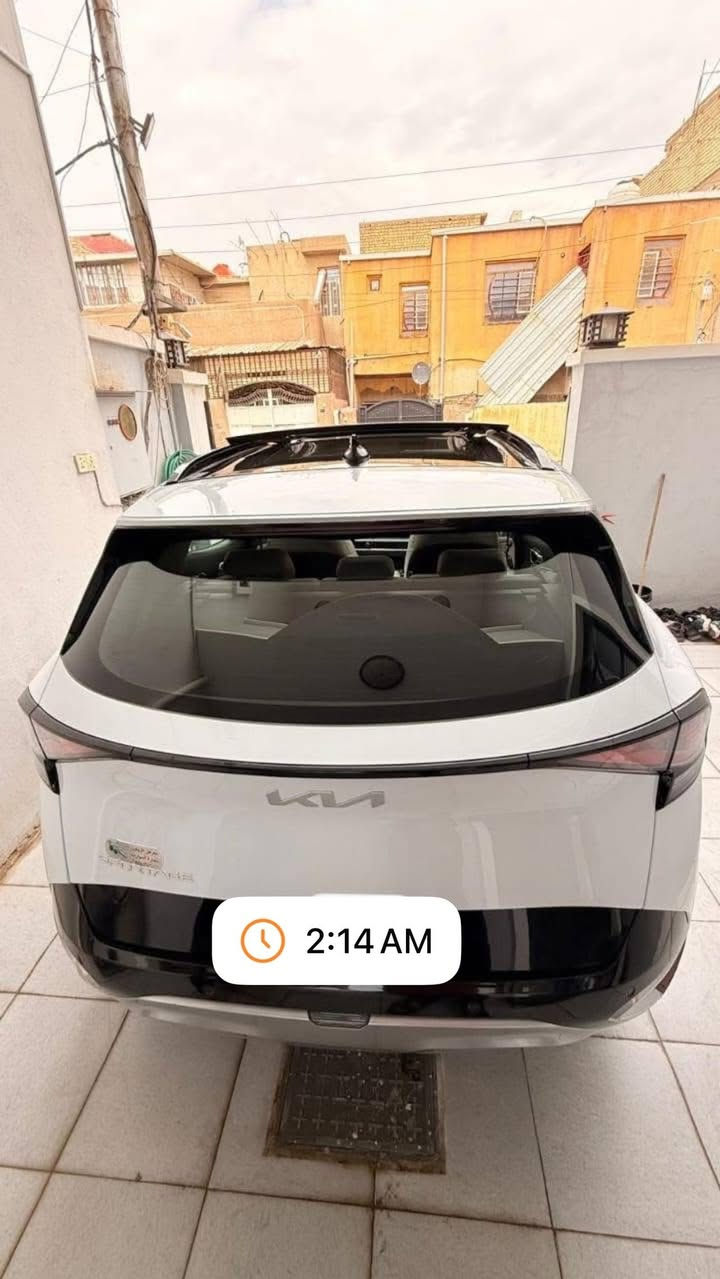 السلام عليكم
سبورتج ٢٠٢٣ خليجي رقم بغداد الانكليزي الجديد بأسمي 
السيارة ماشية ٢٧ فقط بعدها بتايرات الشركة 
فول مواصفات 
مكفولة من ضربة وصبغ وبارد حتى الدعاميات مكفولة 
بيها فقط شخط غير نافذ بسيط جداً بالباب الامامي جهة الراكب
وبيها اثر حالوب بالبنيد بسيط جداً 
مواصفات السيارة
محرك ٢٠٠٠ دوش
بصمة تشغيل وابواب
تشغيل عن بعد
بانوراما
مري شفط + اشاير بالمري 
لد امامي خلفي حتى بالشباك الامامي
حساسات امامي خلفي
كل البلاستك الي بيها بيانو بلاك 
كشنات + ستيرن تدفئة
كشنات كهرباء
مانع انزلاق + مانع انحدار 
Auto hold
هاند بريك دگمة
مود درايف
شحن لاسلكي
مرايا وسطية تعتيم ذاتي
حساس امطار
كاميرا دوارة
لايتات وكشافات زينون 
كاميرا دوارة
شاشة ابل كار بلي 
وباقي المواصفات المعروفة
مكان السيارة المنصور

0787 846 8072
السعر ٢٢٣ وبيها مجال
