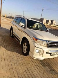 لاندكروز • ٢٠١٣ • ٨ سلندر