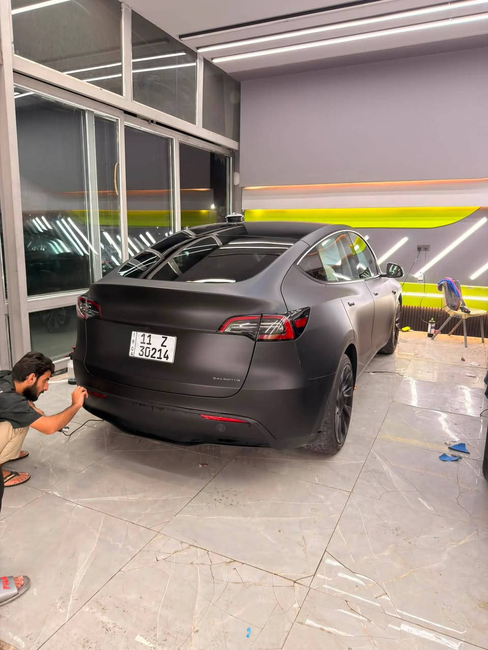 Tesla model Y
للبيع موديل ٢٠٢٣ 
مغلفة ppf طافي 
دبل ماطور لونج رينج
حادث جاملغ خلفي فقط جهة اليمين 
السعر ٢٤ الف دولار 
التواصل ***********
