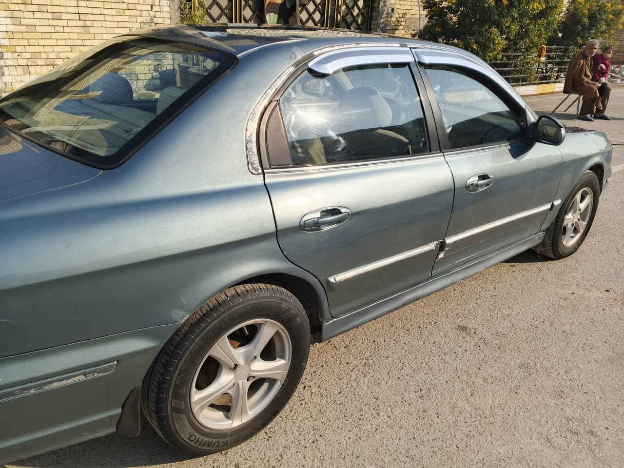 السلام عليكم
سوناتة 2005
كير محرك جديد محرك 2000
تبريد ثلج 
تخم تاير 
باتري جديد 74امبير 
صدر امامي خلفي جديد
السعر 71
سيارة بسمي شرط التحويل مباشر 
مكاني بغداد الزعفرانية شارع الربيع بيت بنية  ***********
