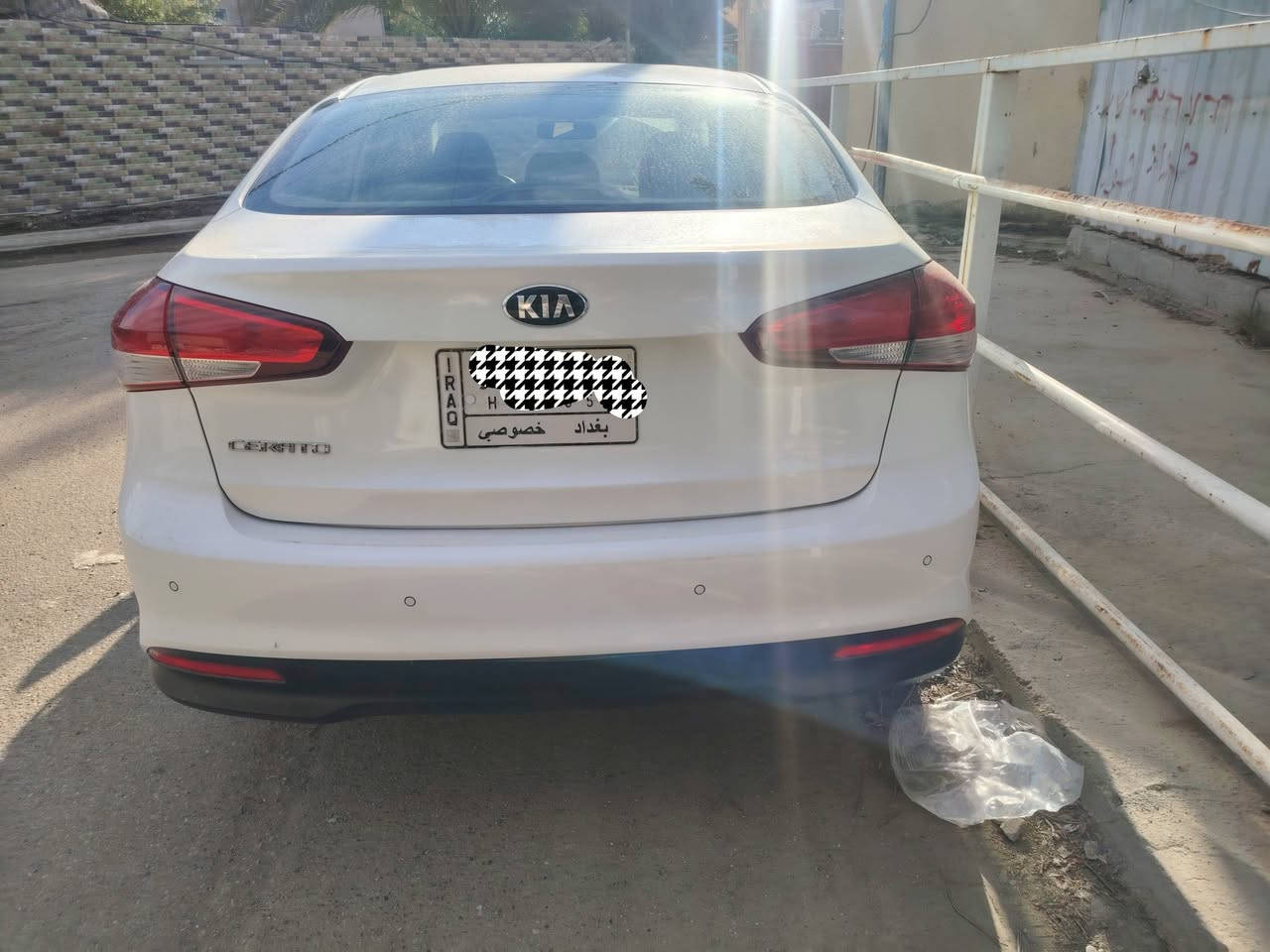 كيا سيراتو 2017 خليجيه الدوليه..
مكفوله من الصبغ والتبديل والفتح..
نص موصفات..
محرك 1600 دوش كفاله..
ماشيه 80 الف..
مري شفط..
البجم لد نهاري..
تبريد خلفي امامي..
خمسه ويل كب والسبير منازل
شفتات ستيرن.. مال كير ترجع نمر بل الدركه..
تخم تاير جديد بيه..
محرك وكير وتبريد كفاله ممفتوح بيه برغي حتى مي الاخضر مال الشركه..
ترايه مال جديد..
حساس خلفي امامي..
للجنايه فقط الي يدور جديد..
السياره من الزيرو على ايدينا..
وجاهزه للاخير..
ملاحظه السياره بيه شبر تعديل بارد الباب خلف السايق حلو بدون شخط فقط تعديل.. وين ميعجبك افحص 
مكاني بغداد الكرخ حي الجهاد.
الشراي الجناي يتصل وبل الخدمه
هذه رقمي ***********..
