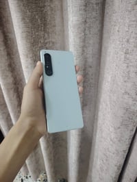 سوني 1 مارك 4 • ٢٥٦ • ١٢ رام