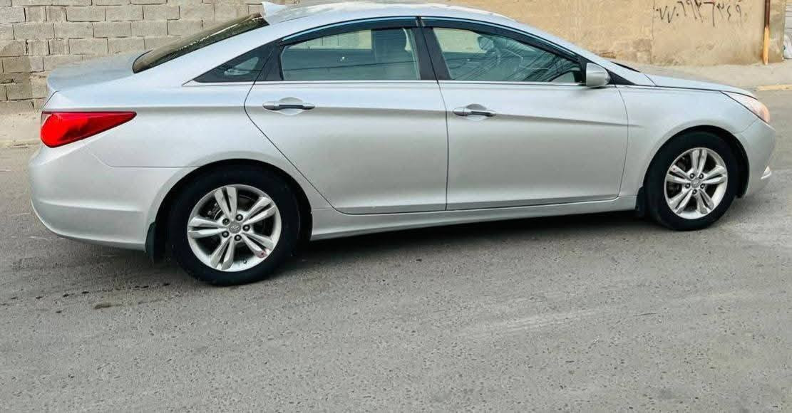 سوناتا خليجي مديل2011 سنويه ل2027 مشروع وطني
بيها ٣ قطع صبغ مكفوله من ضربه
محرك كير 2400 دوش مرغوب
حداده 80٪
تبريد شغال
لايت واشايرو جام  ومسجل  شغالات جاهز
السعر ب103 وبيها مجال
البصرة قظاء القرنة ***********
