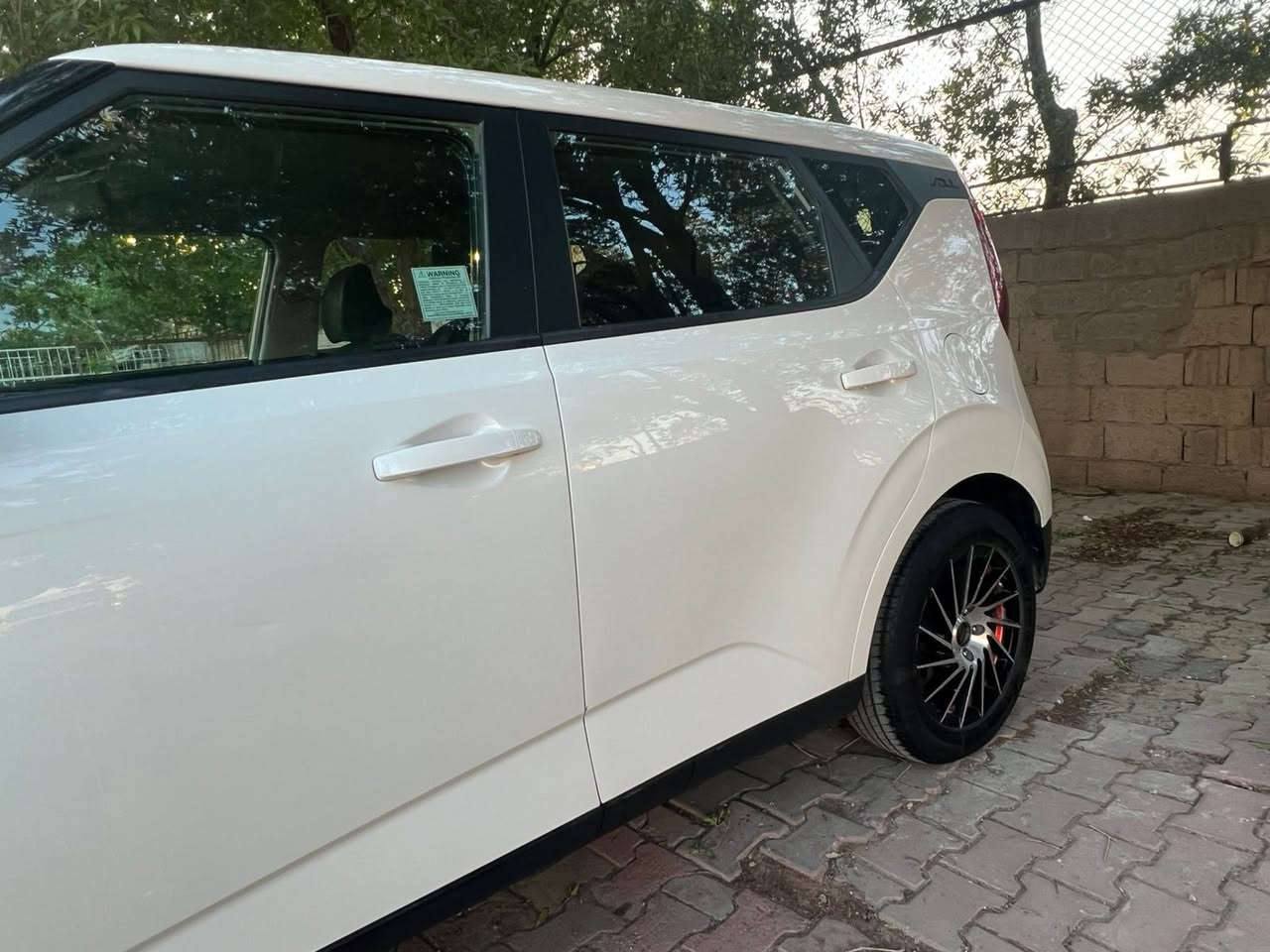 السلام عليكم كيا صول 2022 
رقم بغداد الجديد 

السعر 144 مجال بسيط 

سياره جديده بمعنى الكلمه صبغ جاملغ بدون دواخل بدون تبديل محرك وكير شركه بلاد سياره أخت الزيرو 
محرك 2000دوش 
رادار جانبي

توقف ذاتي 

قياده ذاتيه 

مانع تصادم 

شاشه كار بلي 

شاشه اعطال بلدشبول 
مانع انزلاق 
تحكم سترن جهتني 
منظومه زنون 

مكان سياره بغداد  لاستفسار 

***********
