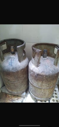 دبتين غاز للبيع الوحده ع25 مكلف بالنشر هذا راعيهن ‏‪0782 244 7917