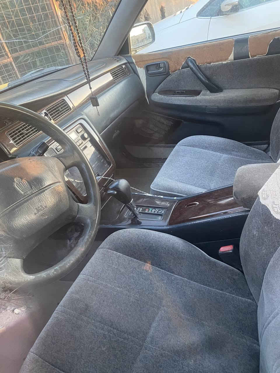 راس الثور تكم موديل 2000 مكينه وكير مكفولات باسمنه 55 وبيه مجال ***********
