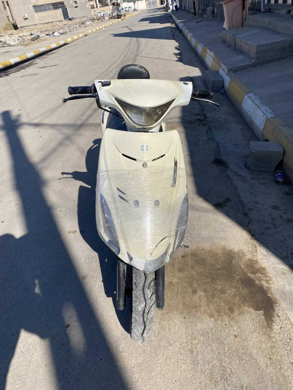 للبيع ادرس ماليزي
كهربائياته شغال
مكينته خير من الله
نضيفه …سرعته١٤٠
سعره 400وبيه مجال قليل
***********
