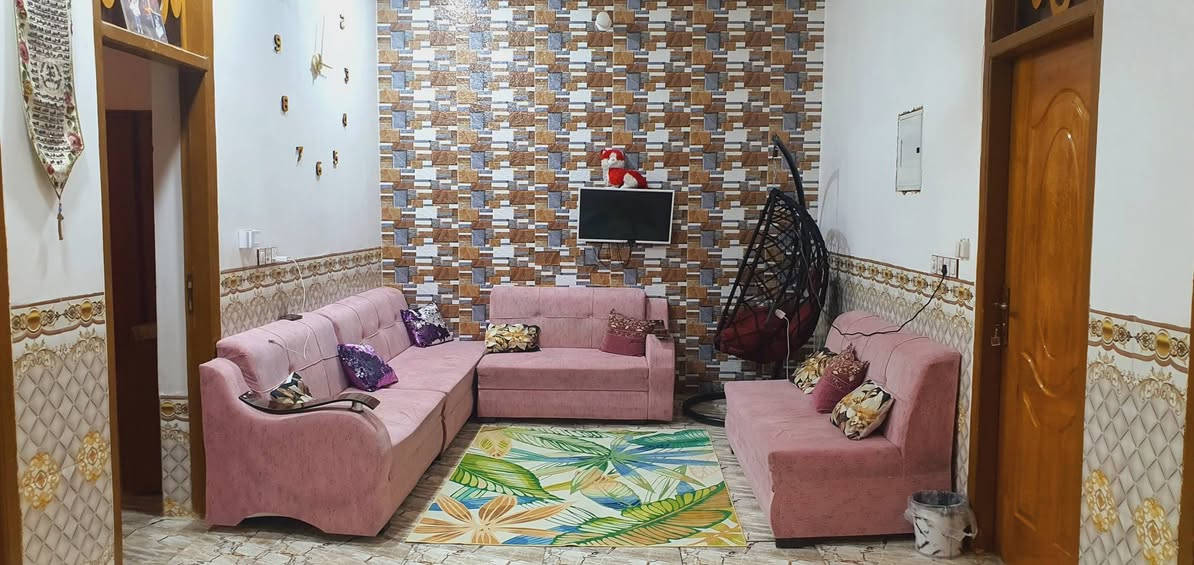 اسلام عليكم بيت البيع في معاره قرب محمد كامل مساحة البيت 217 البيت يبعد عند الشارع العام 40 متر مكون من غرفتين وحده سوت ومطبخ  وصاله وستقبال وصحيات دخليه وخارجيه سطح شتاكر صب كونكريت طابوق الستفسار مراسله علئ رقم 📱 اوتصال ***********
