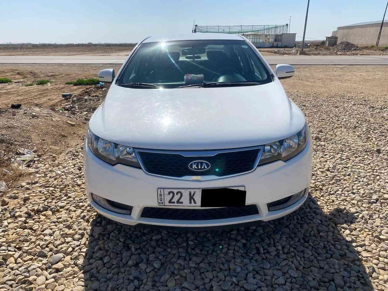 السلام عليكم للبيع سيراتو 2013
رقم أربيل ارقام وسنويه جديد تريد تحويل تريد وكاله
مواصفات معروفه عده الفتحه والبصمه 
محرك 1600 مكفول 
سياره مكفوله من ضربه وتبديل فقط صبغ بخشم البنيد قليل باقي السياره مكفوله
سعر 110وبيها مجال.مكاني واسط صويره
***********
